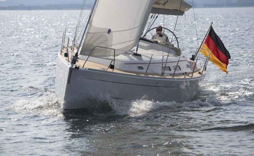 Sailboat charter Lavrio