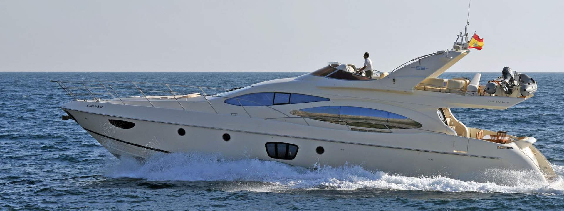 Luxury Yacht Azimut 68 Fly