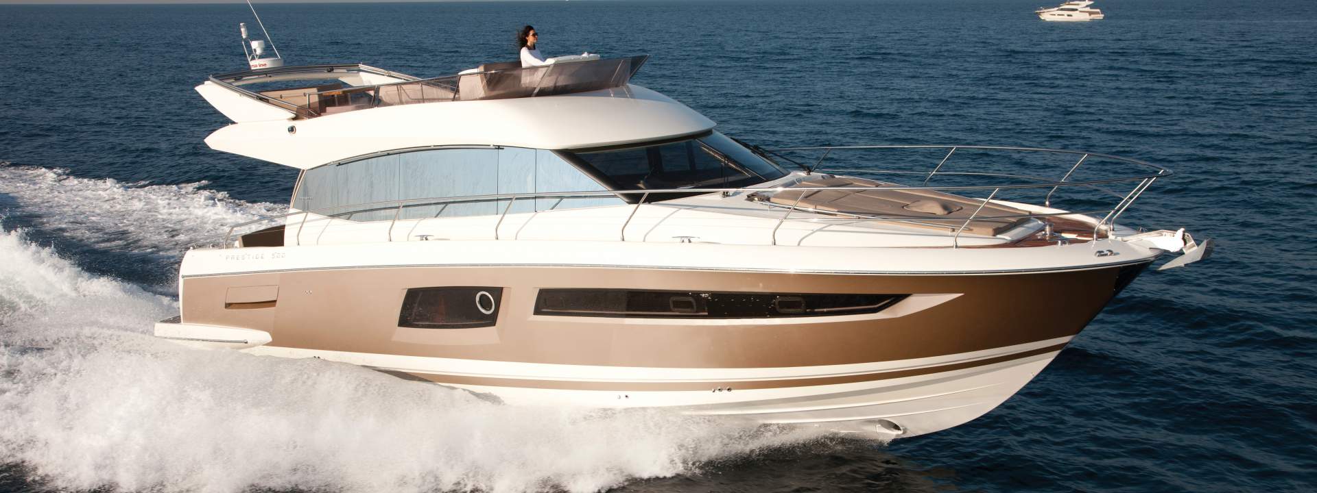 Motor boat Prestige 500
