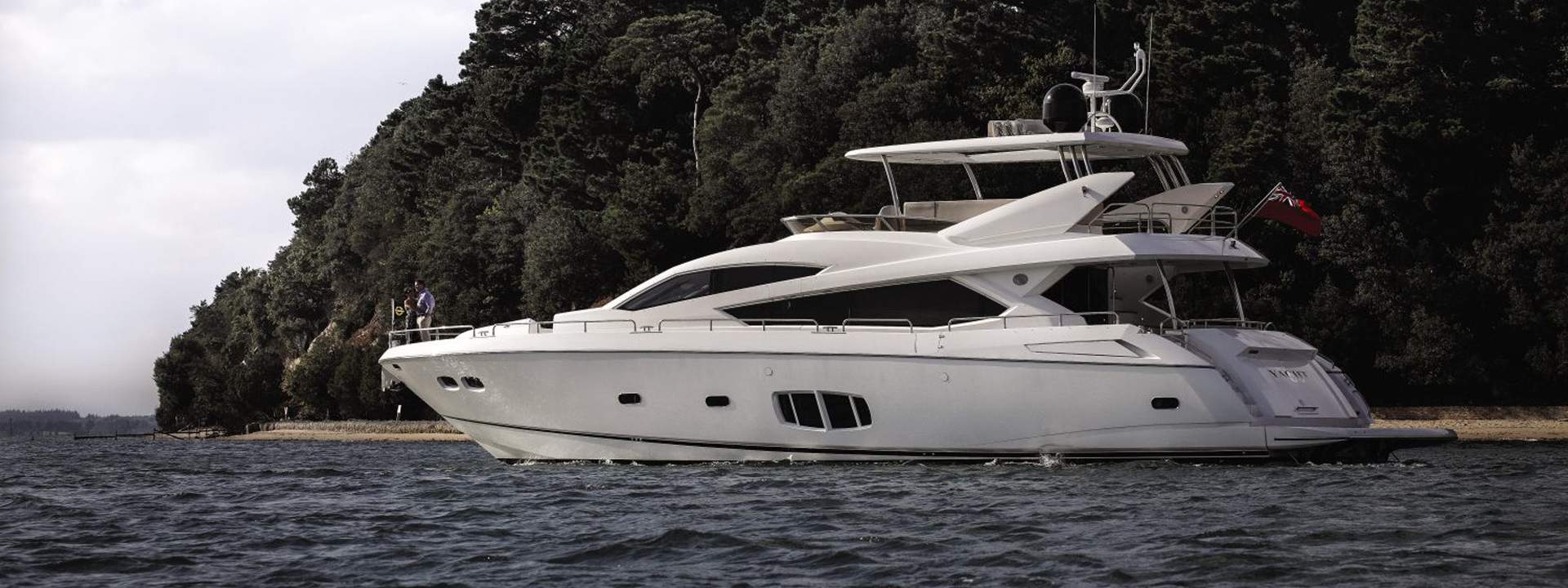 Luxury Yacht Sunseeker 80