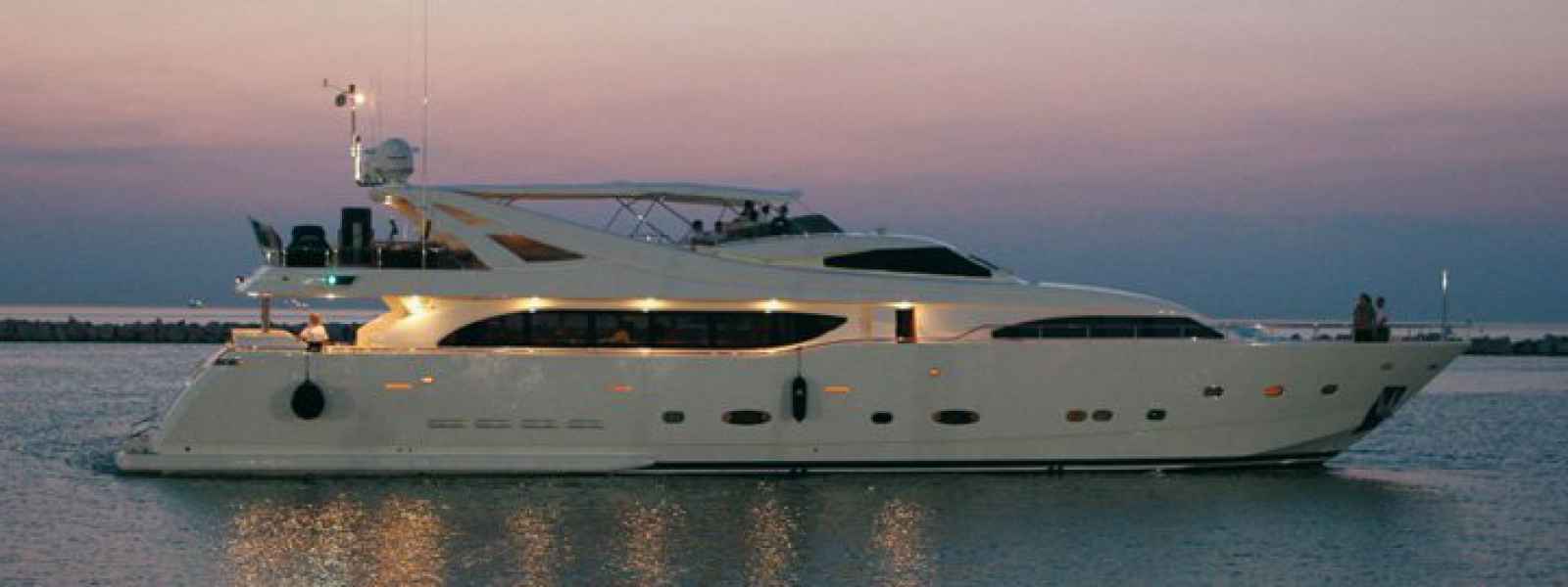 Luksusowy Jacht Ferretti 112