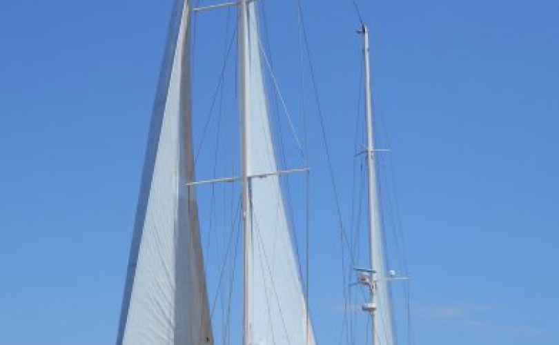 Sailboat charter Pula