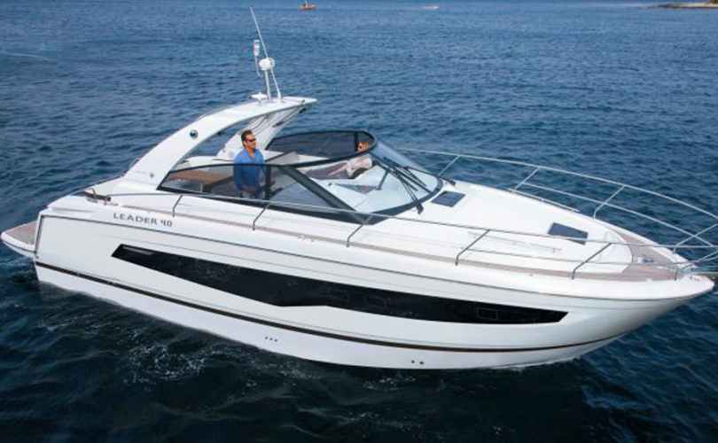 Motor boat charter South of France