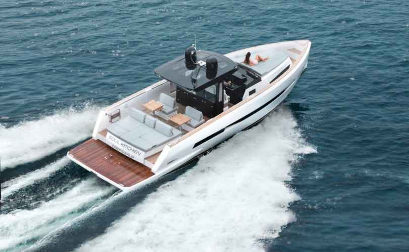 Motor boat charter Cogolin