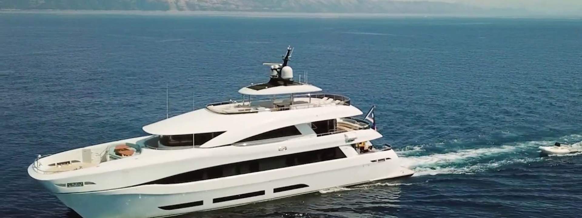 Yacht Quaranta