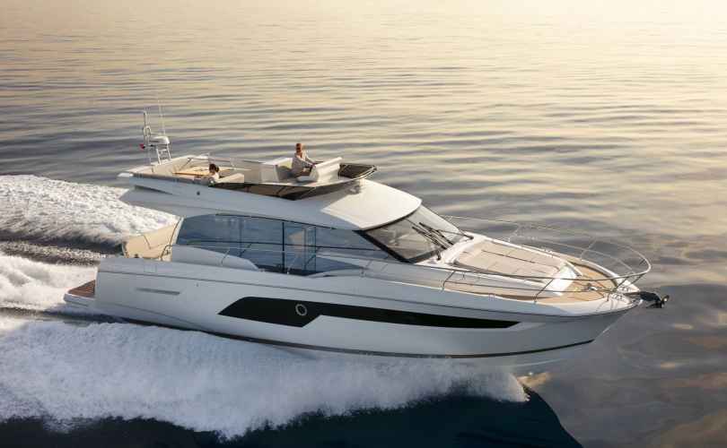 Motor boat charter Liguria