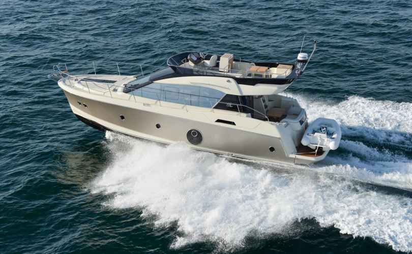 Motor boat charter Campania