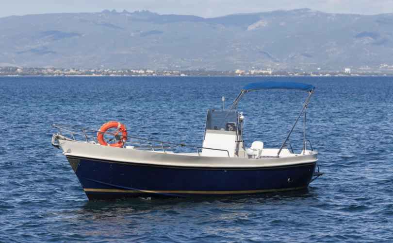 Motor boat charter Var