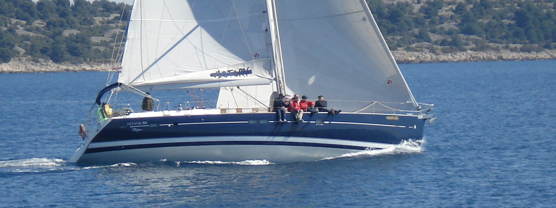 Sailboat Oceanis 523