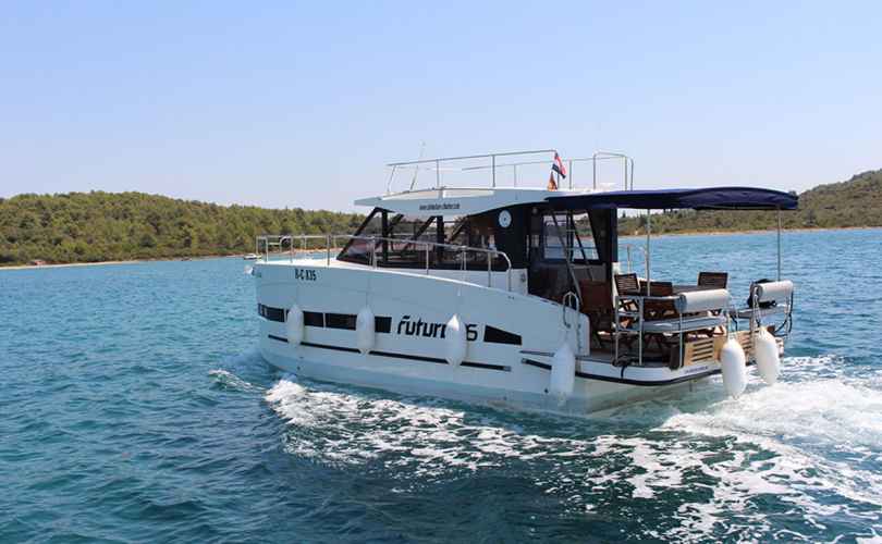 Motor boat charter Sardinia