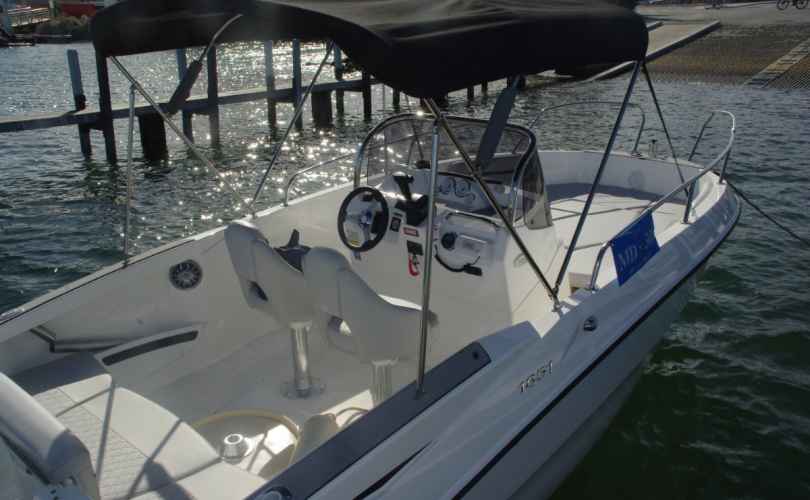 Motor boat charter Brittany