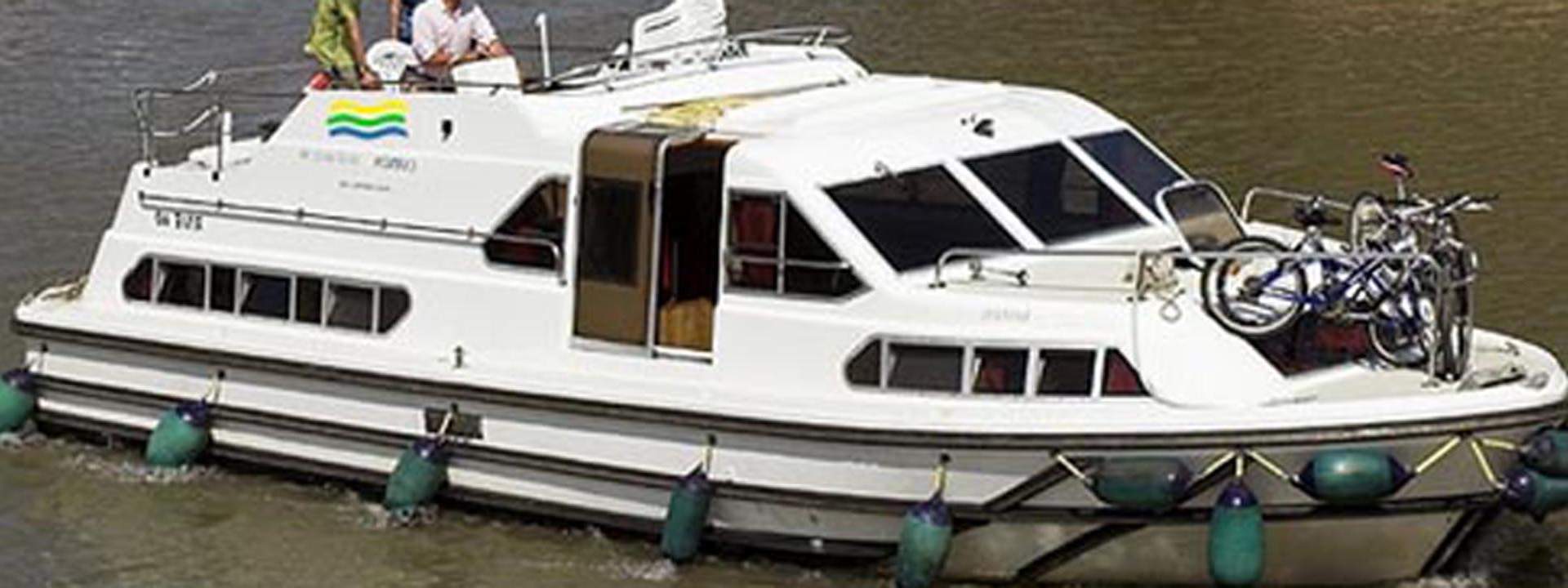 Houseboat Haines Rive 40