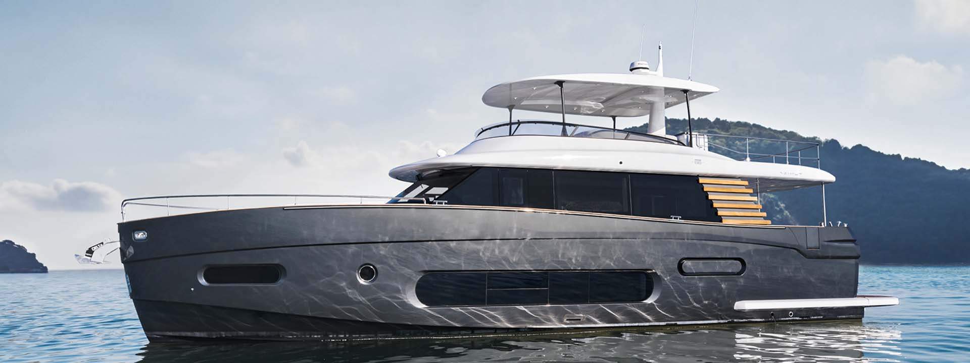Luxury Yacht Azimut Magellano 66