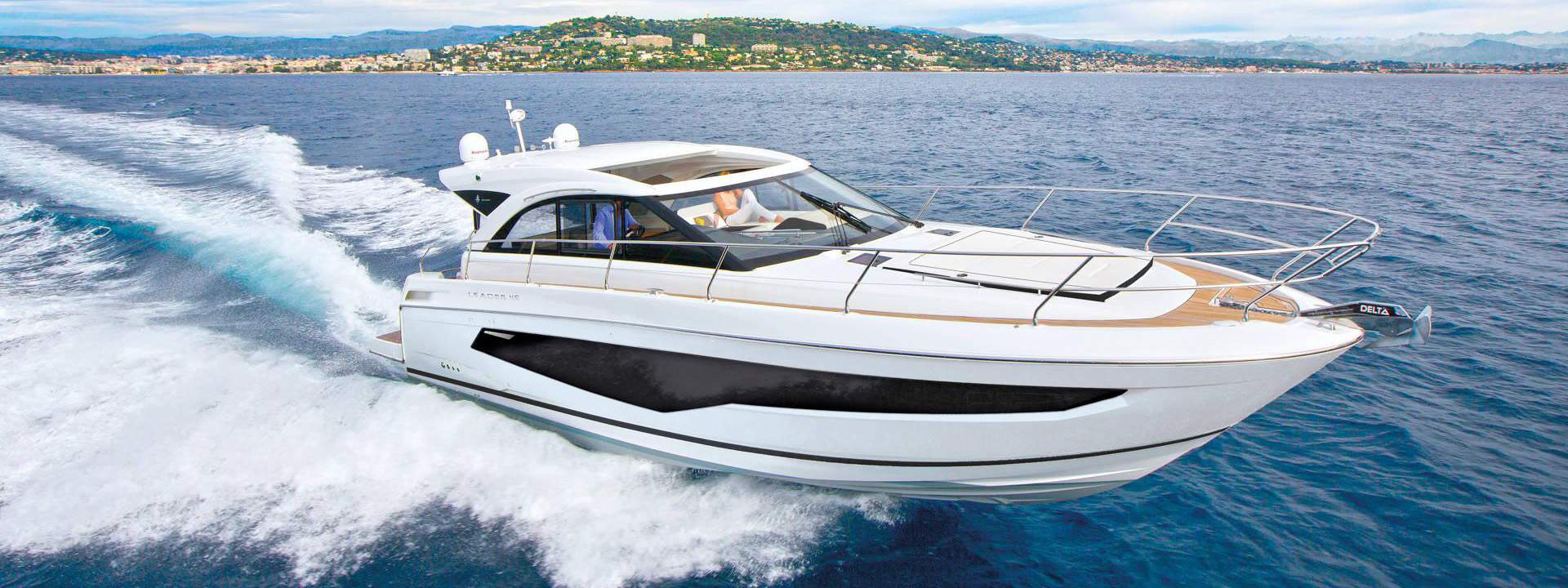 Barco a motor Leader 46