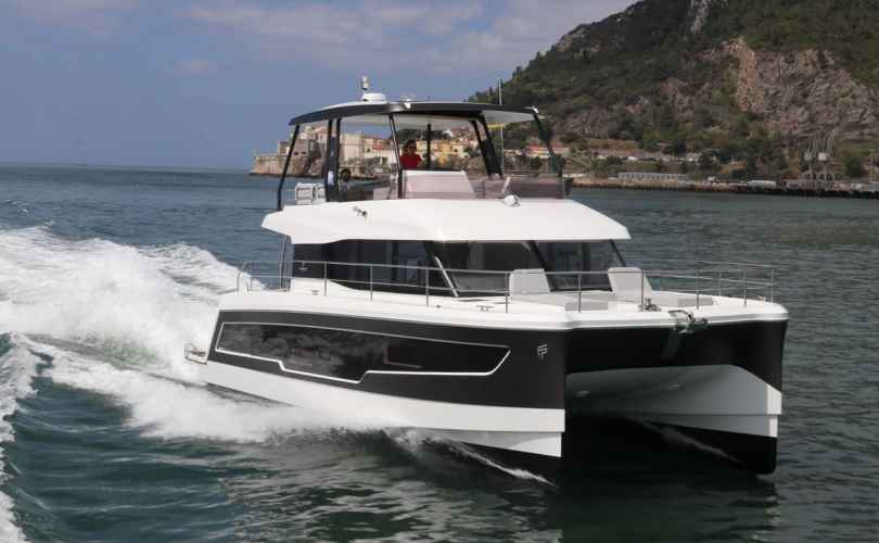 Power Catamaran charter Le Marin