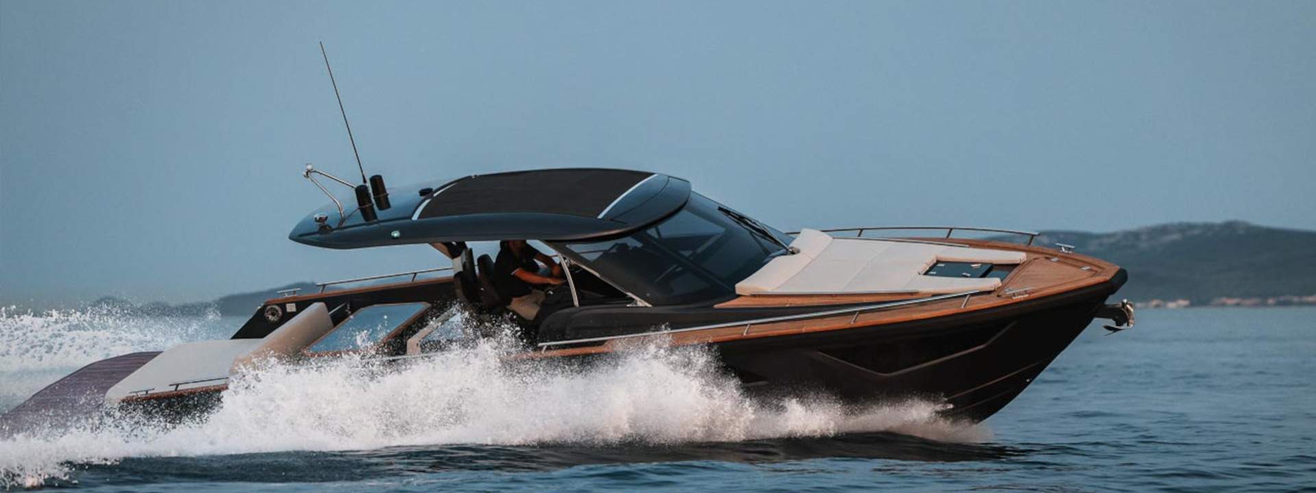 Barco a motor Focus Forza 37