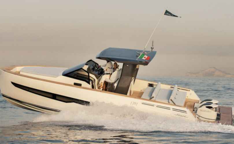 Motor boat charter Sardinia