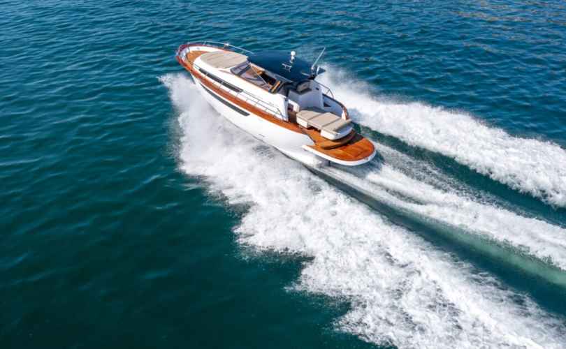 Motor boat charter Var