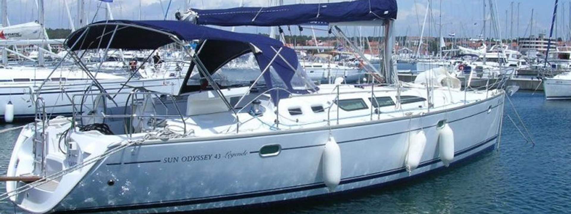 Парусная яхта Jeanneau 43