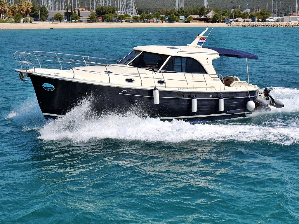 Motor boat SAS Adriana 44