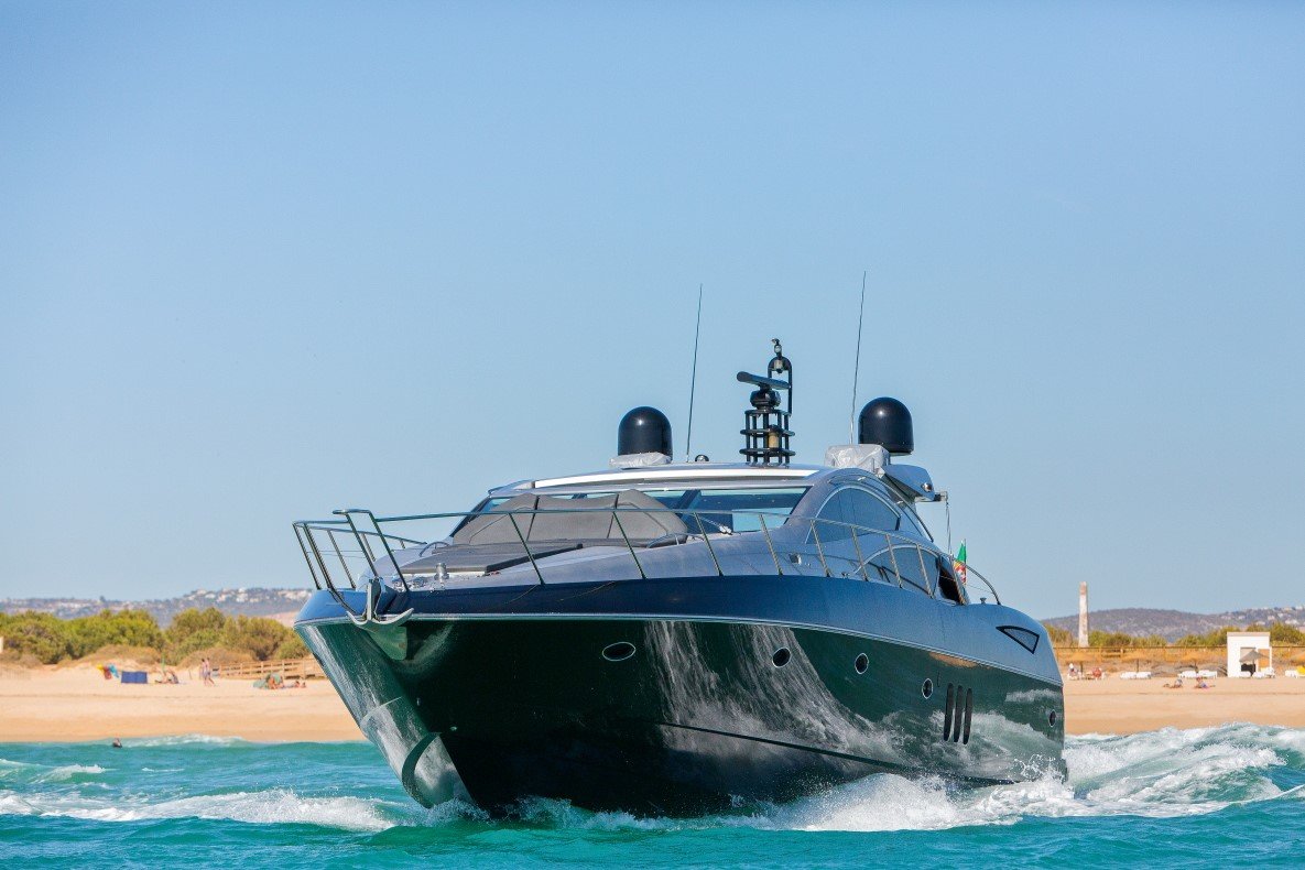 Luxury Yacht Predator 72