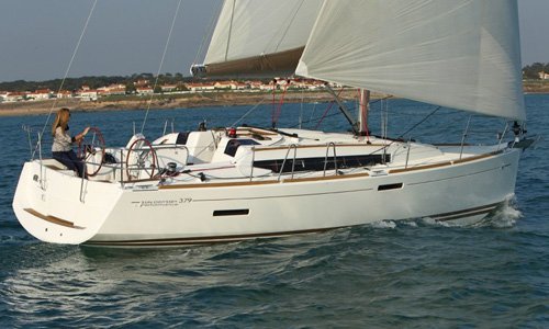 Sailboat Sun Odyssey 389