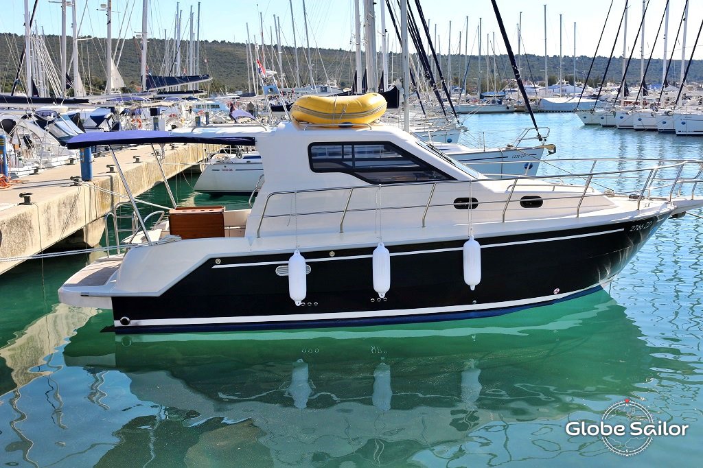 Barca a motore SAS Vektor 950