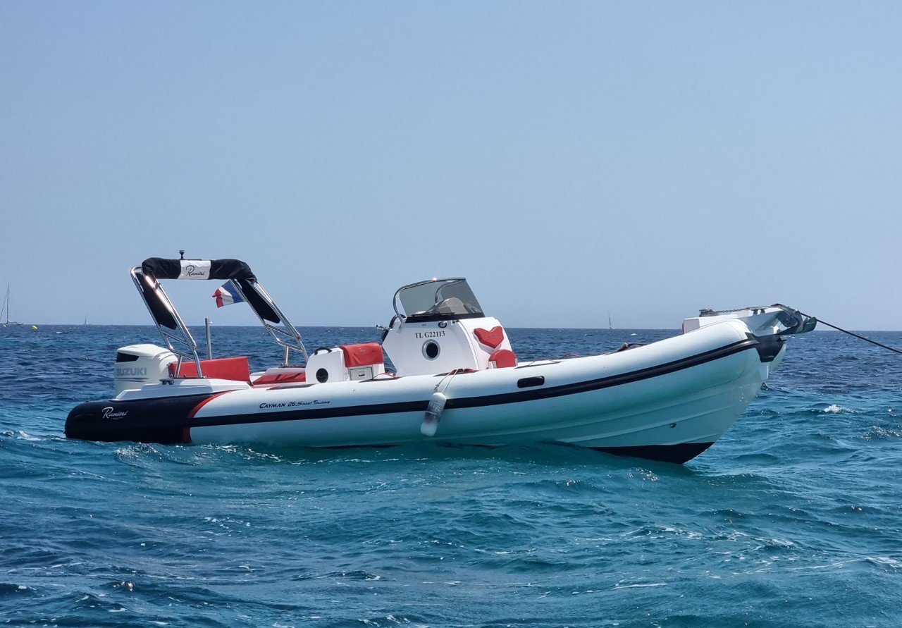 Лодка с жестким дном Cayman 26 Sport Touring