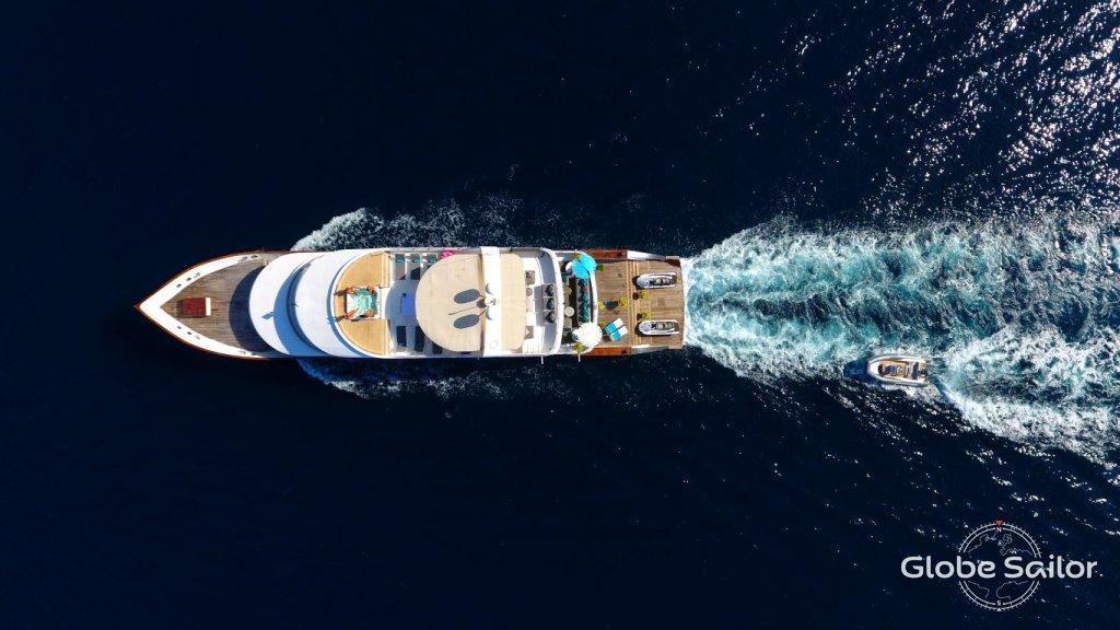 Luxury Yacht Azalea