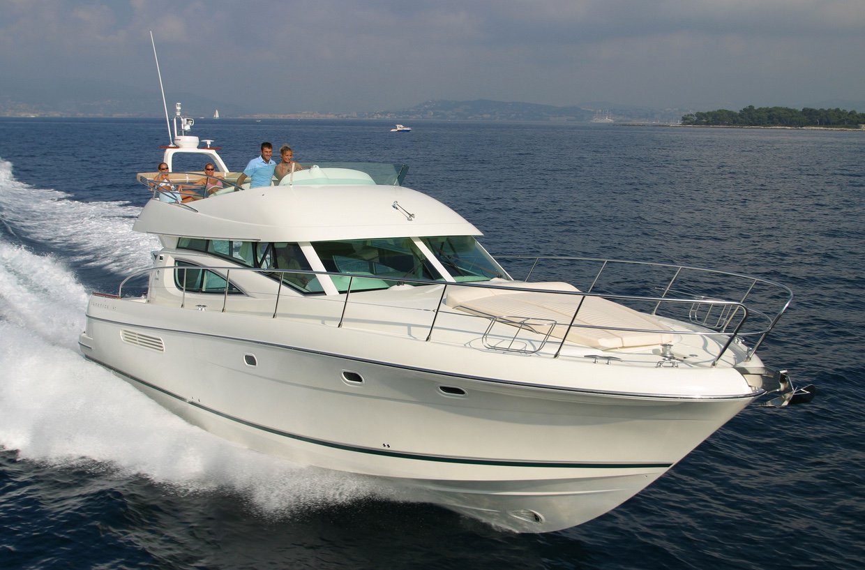Motor boat Prestige 46