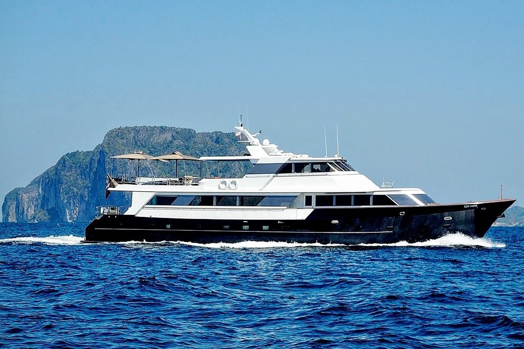 Luxury Yacht Broward 108