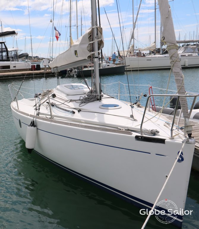 Sailboat First 211