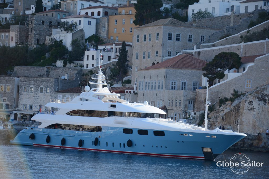 Luxury Yacht MIA RAMA