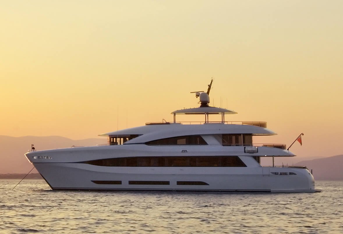 Luxury Yacht Quaranta