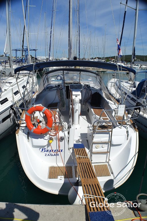 Sailboat Oceanis Clipper 423