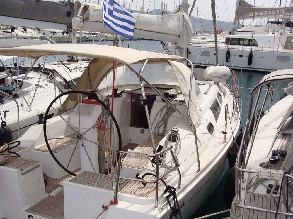 Sailboat Hanse 325