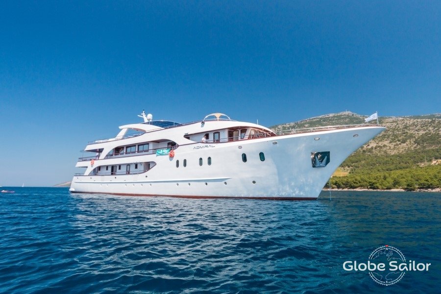 Luxury Yacht M/Y Admiral