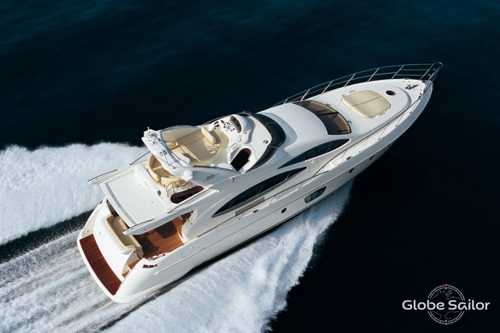 Luxury Yacht Azimut 68 Fly