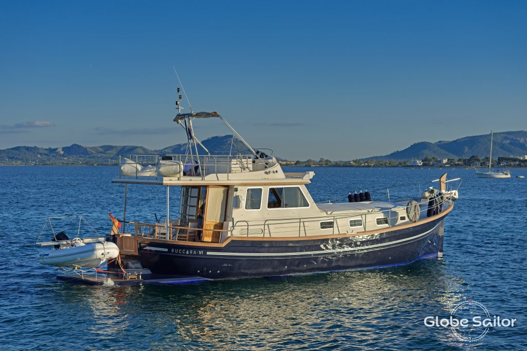 Barco a motor Menorquin Yacht 160