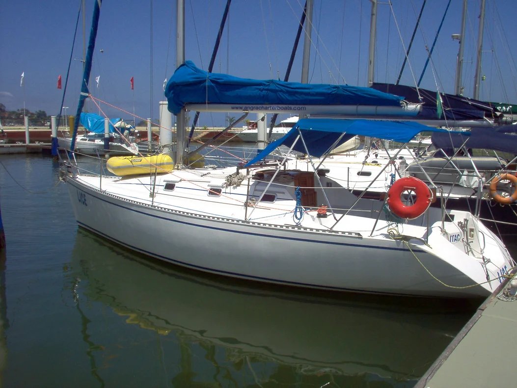 Sailboat Delta 32