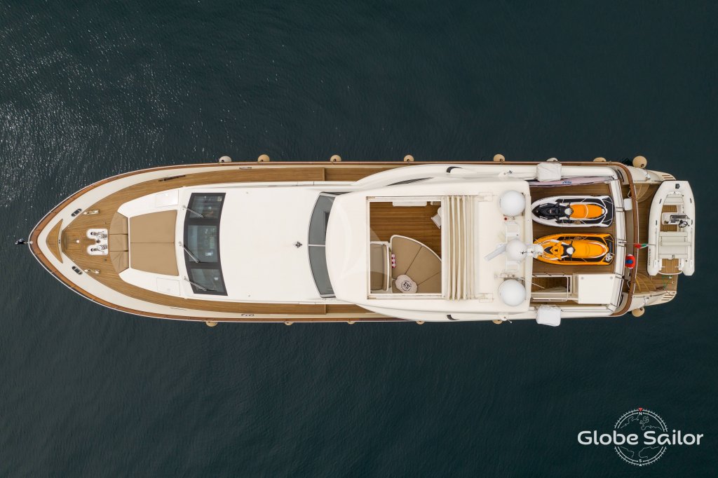Luxury Yacht Falcon 90