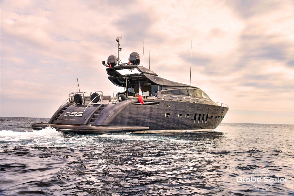 Luxury Yacht Léopard 31 open