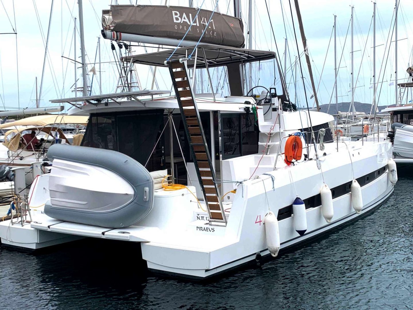 Catamarán Bali 4.1