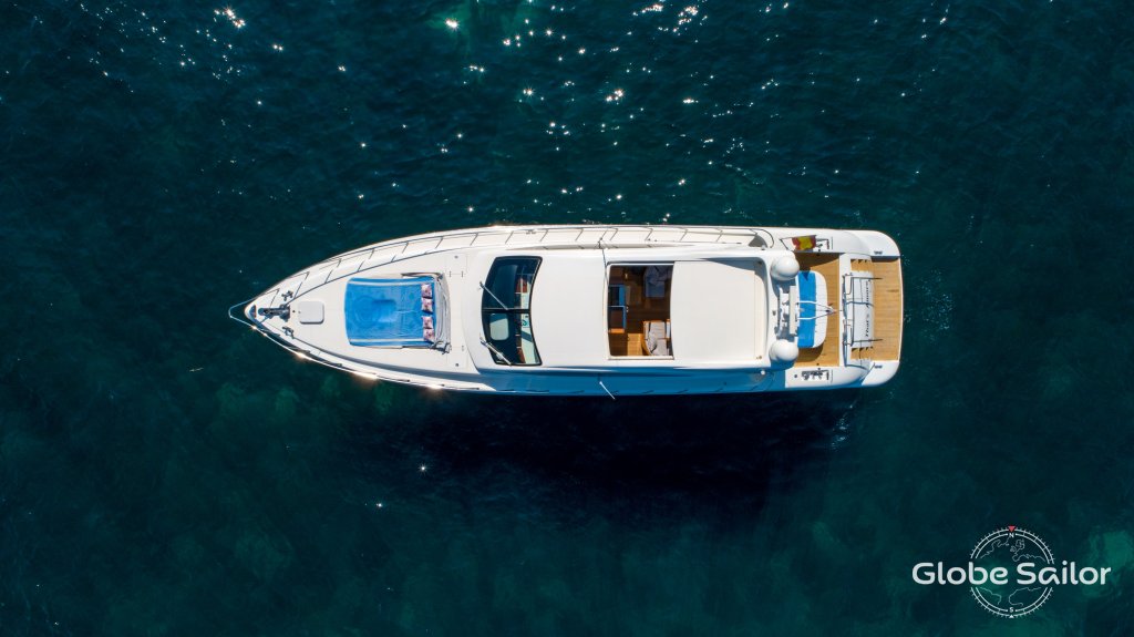 Luxury Yacht Mangusta 72