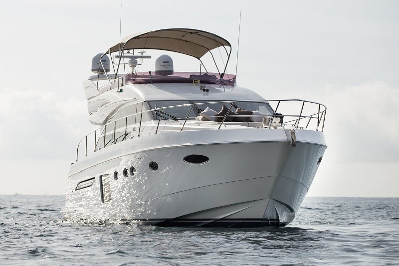 Luxury Yacht Princess 64