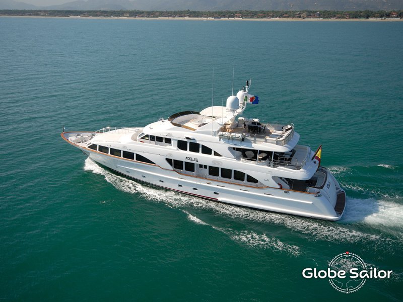 Luxury Yacht Benetti 122