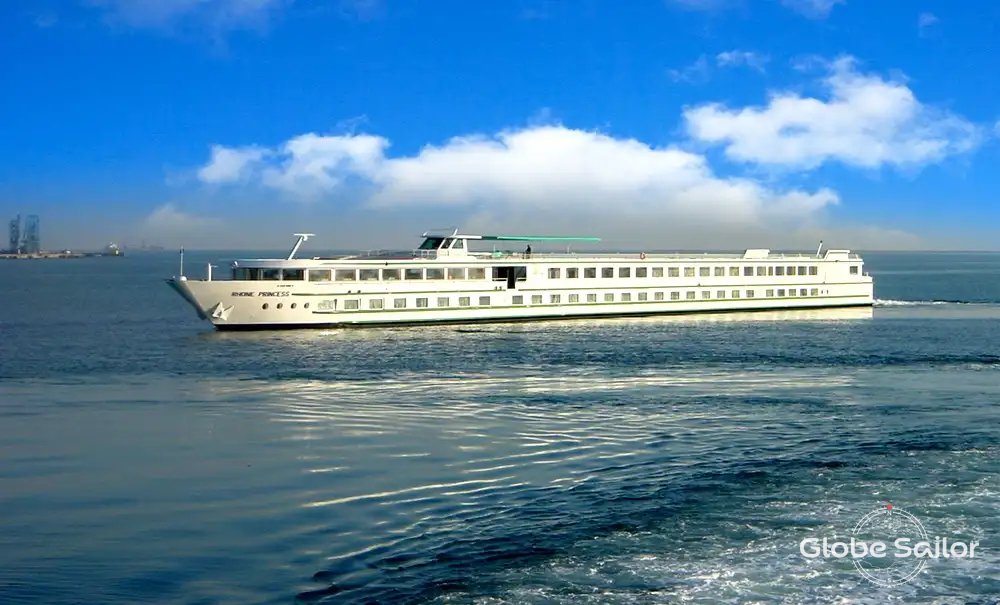 Motor boat MS Rhône Princess