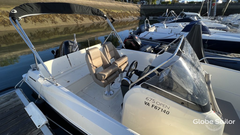 Motor boat Activ 675 Open