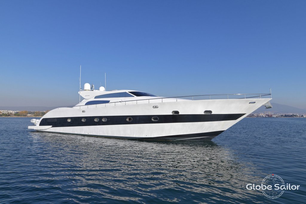 Luxury Yacht Velvet 83