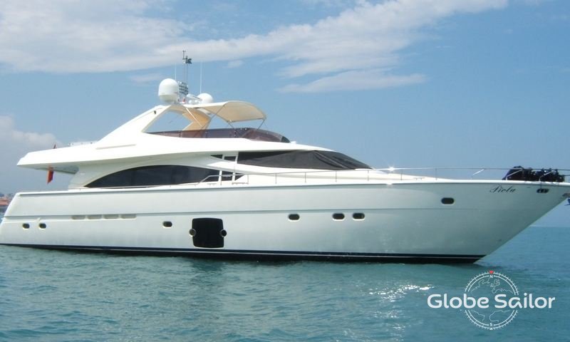 Luxury Yacht Ferretti 830